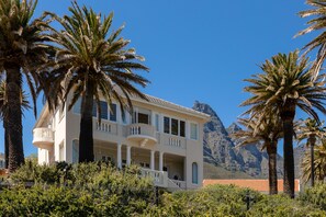 Mặt tiền nơi lưu trú