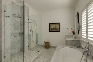 Luxury Villa, 4 Bedrooms | Bathroom shower - Claybrook (Cape Town)