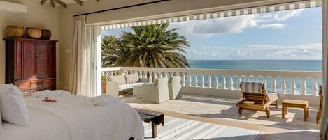 4 bedrooms, premium bedding, in-room safe, cots/infant beds