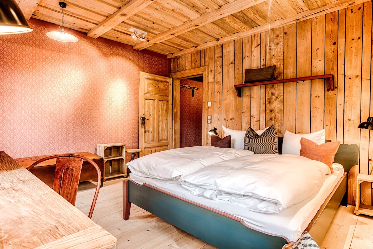 Double Room | Rollaway beds (surcharge), bed sheets