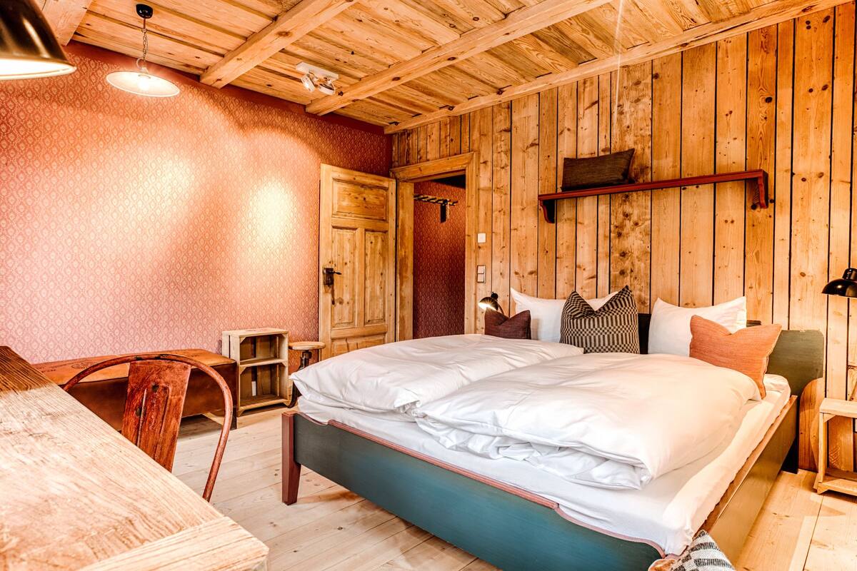 Doppelzimmer | Zustellbetten, Bettwäsche