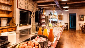 Tägliches inbegriffenes Frühstücksbuffet