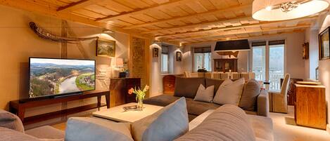 Appartement supérieur | Aire de séjour | Téléviseur à écran plat