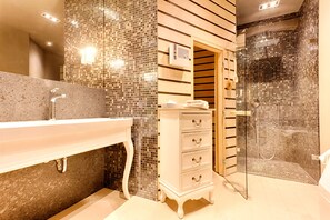 Appartement Deluxe, sauna | Salle de bain