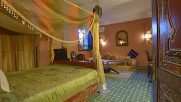 Tweepersoonskamer, 1 tweepersoonsbed, niet-roken | Woonruimte | Een televisie