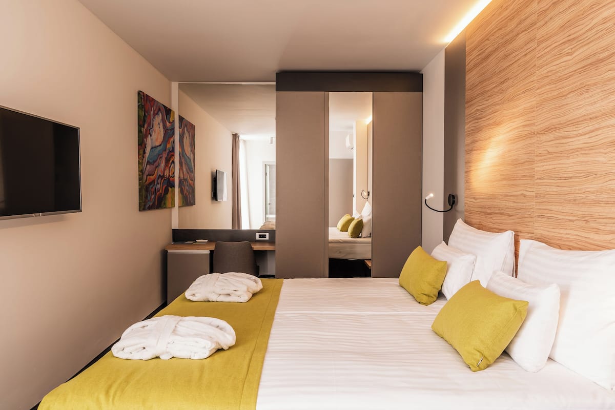 Pool villa | Coffres-forts dans les chambres, bureau