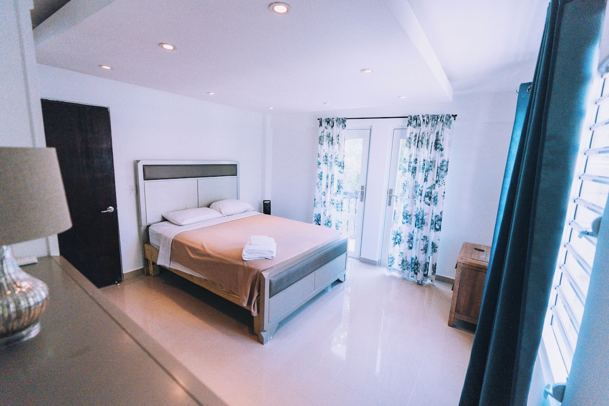 City Apartment | Individually decorated, individually furnished, iron/ironing board