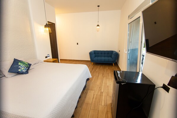 Studio Suite | Blackout drapes, free WiFi, bed sheets