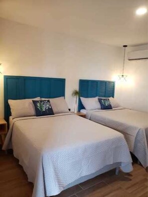 Chambre Double, 2 lits doubles, non-fumeur (3 Guests Only)