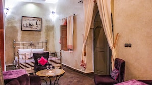 Suite, 1 Double Bed (Farasha) | Living room | TV - Riad Minorisa (Marrakech)