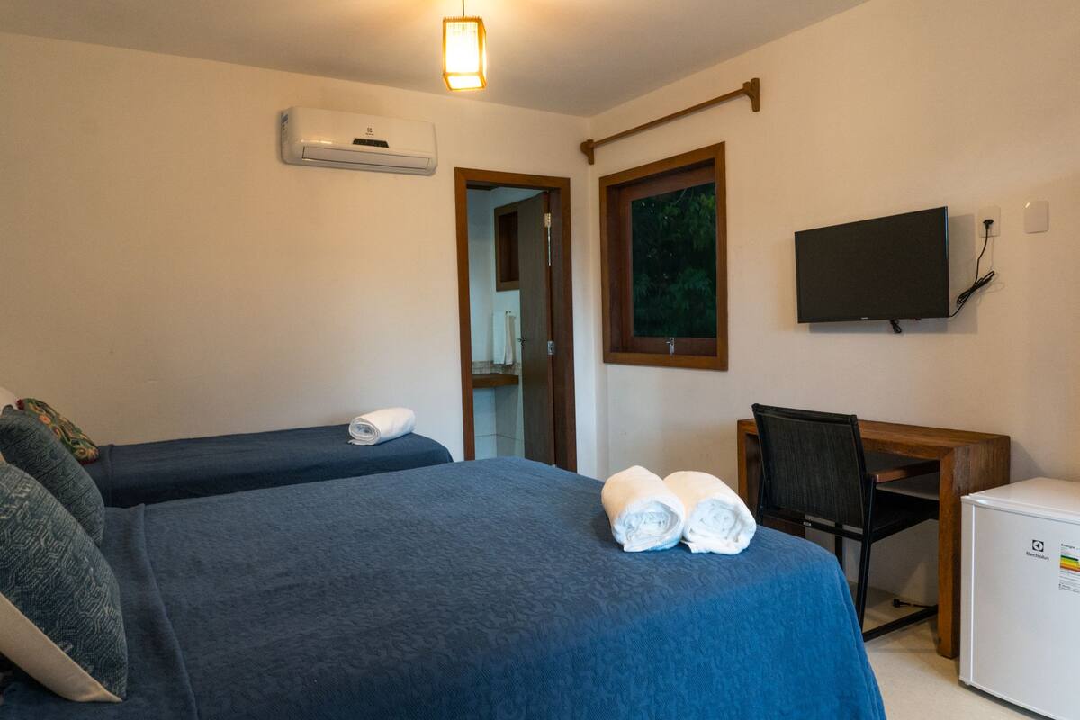 Suite, 1 Tempat Tidur Queen, Bebas Asap Rokok | Minibar, tirai kedap cahaya, Wi-Fi gratis, dan seprai linen