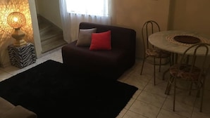 Economy House, 1 Double Bed, Smoking | Living room - Casa toda no Campo Belo (São Paulo)