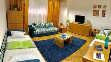Habitación doble económica, baño compartido | 1 habitación, wifi gratis y ropa de cama