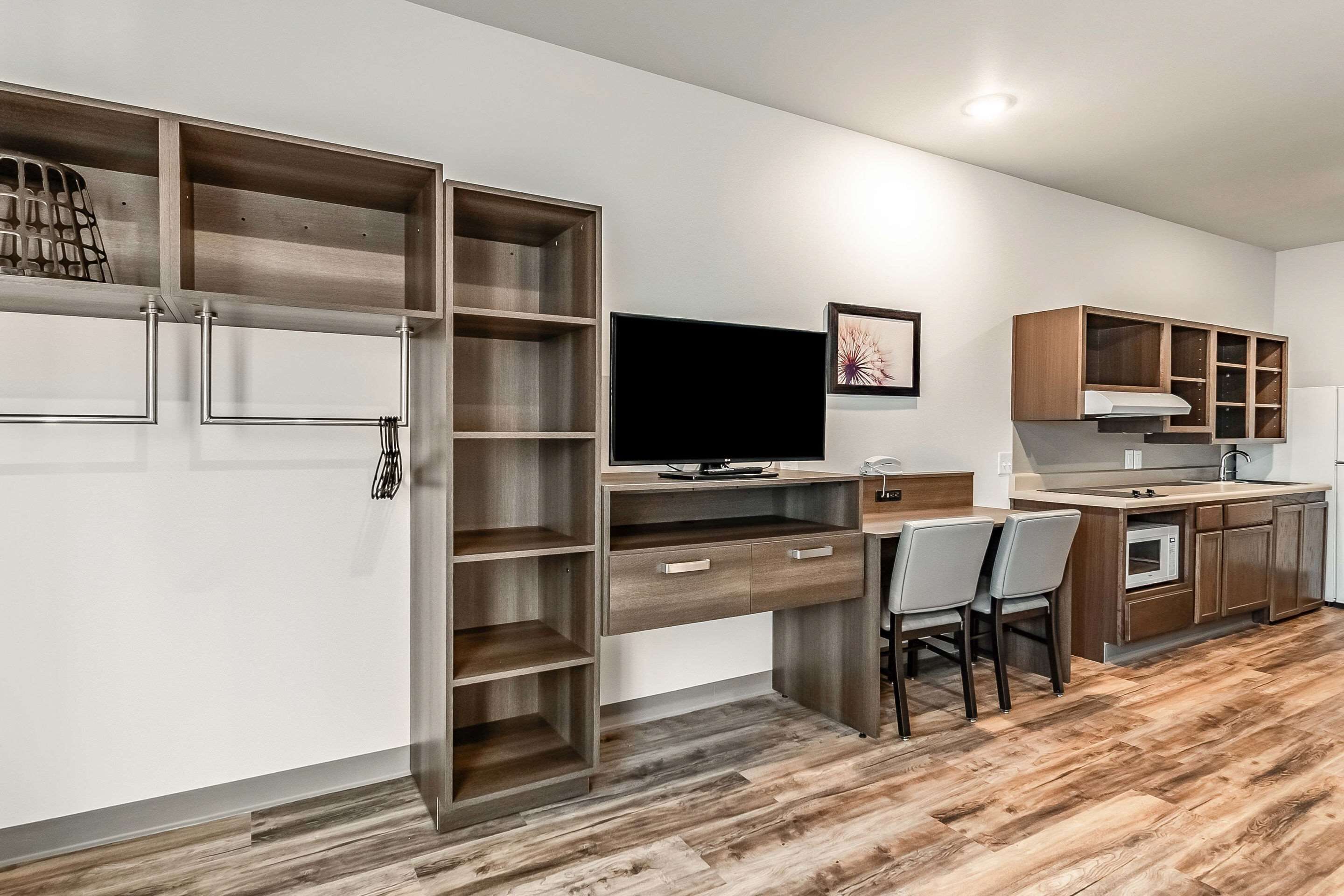 Habitación, 2 camas Queen size, con acceso para personas discapacitadas, para no fumadores | Escritorio y espacio para trabajar con laptop 