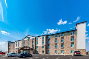 Exterior - WoodSpring Suites Indianapolis Zionsville (Whitestown)
