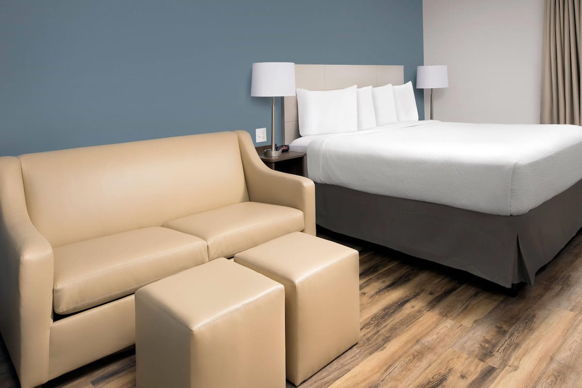 1 Schlafzimmer, Allergikerbettwaren, individuell eingerichtet