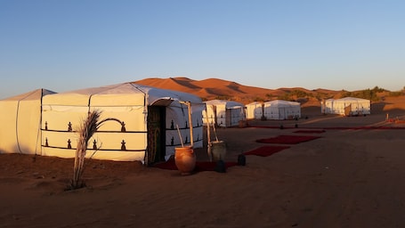 Ropa de cama de alta calidad y colchones Select Comfort . Morocco Deluxe Camp Assif N itrane