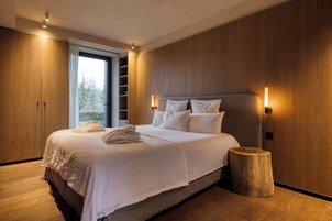 高级双人房, 1 张特大床 | 埃及棉床单、高档床上用品、加厚床垫、迷你吧（备有免费物品）