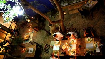 Breakfast, lunch, dinner served; Moroccan cuisine