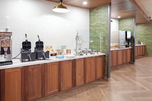 Free daily full breakfast  - Fairfield Inn & Suites by Marriott Fort Morgan (Fort Morgan)