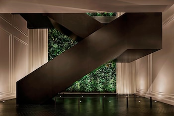 2 bars/lounges, cocktail bar at The Times Square EDITION