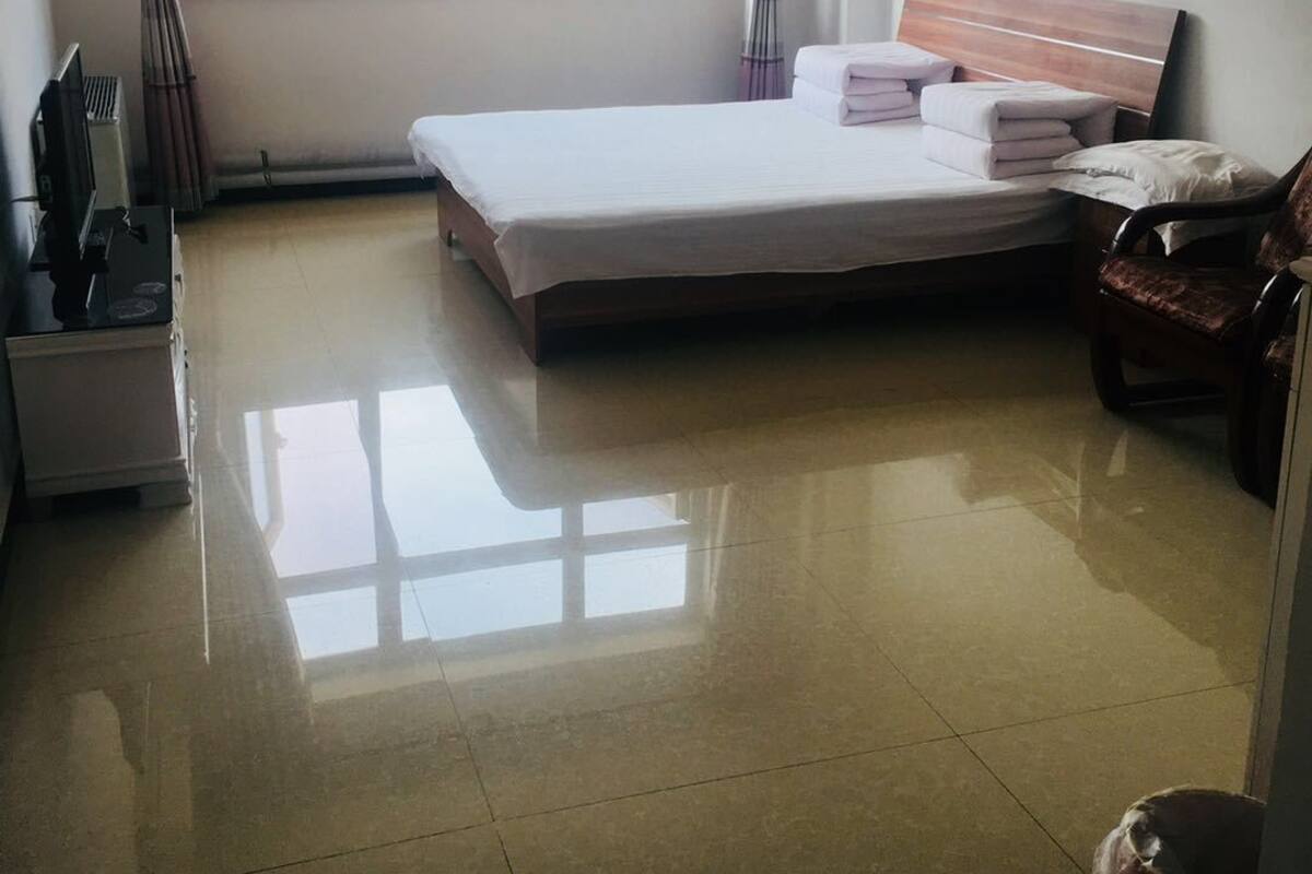 Standard Double Room | Desk, blackout drapes, WiFi (free)