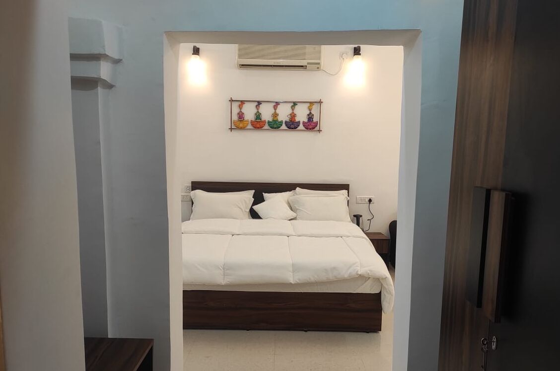 Superior Double Room | Individually furnished, free WiFi, bed sheets, wheelchair access