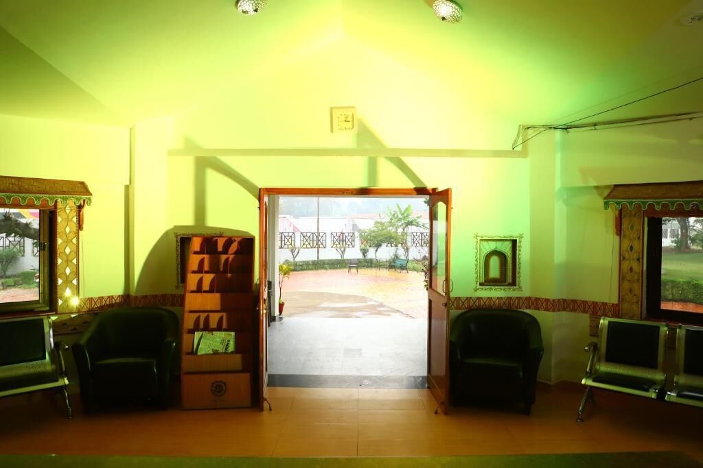 Individually furnished, free WiFi, bed sheets, wheelchair access