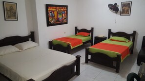 Economy Triple Room, 3 Single Beds, Non Smoking | Desk, soundproofing, iron/ironing board, free WiFi