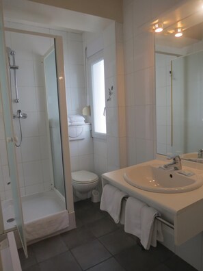 Bathroom - Logis Hôtel Côte d'Opale (Etaples)