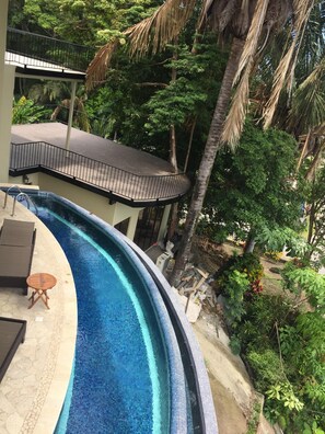 Piscine couverte, piscine extérieure