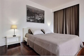 Desk, iron/ironing board, free WiFi, bed sheets