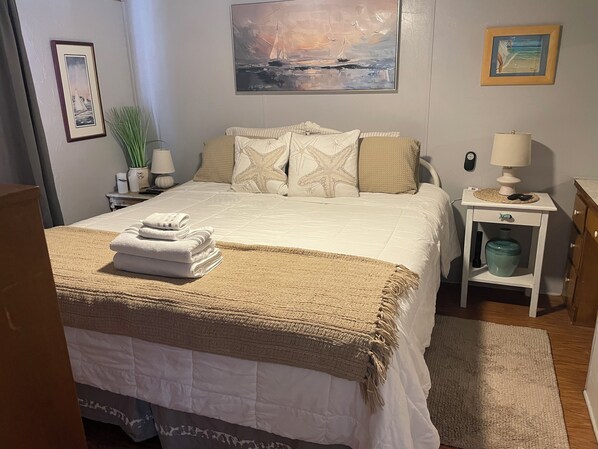 2 bedrooms, iron/ironing board, WiFi, bed sheets