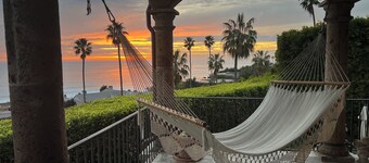 MALIBU LUXURY BEACH VILLA - 5-STAR REVIEWS!