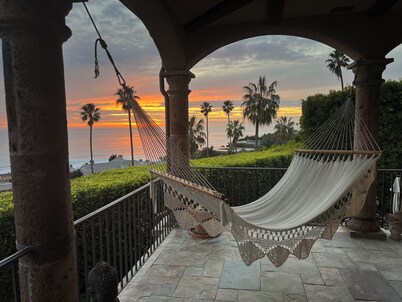 MALIBU LUXURY BEACH VILLA - 5-STAR REVIEWS!