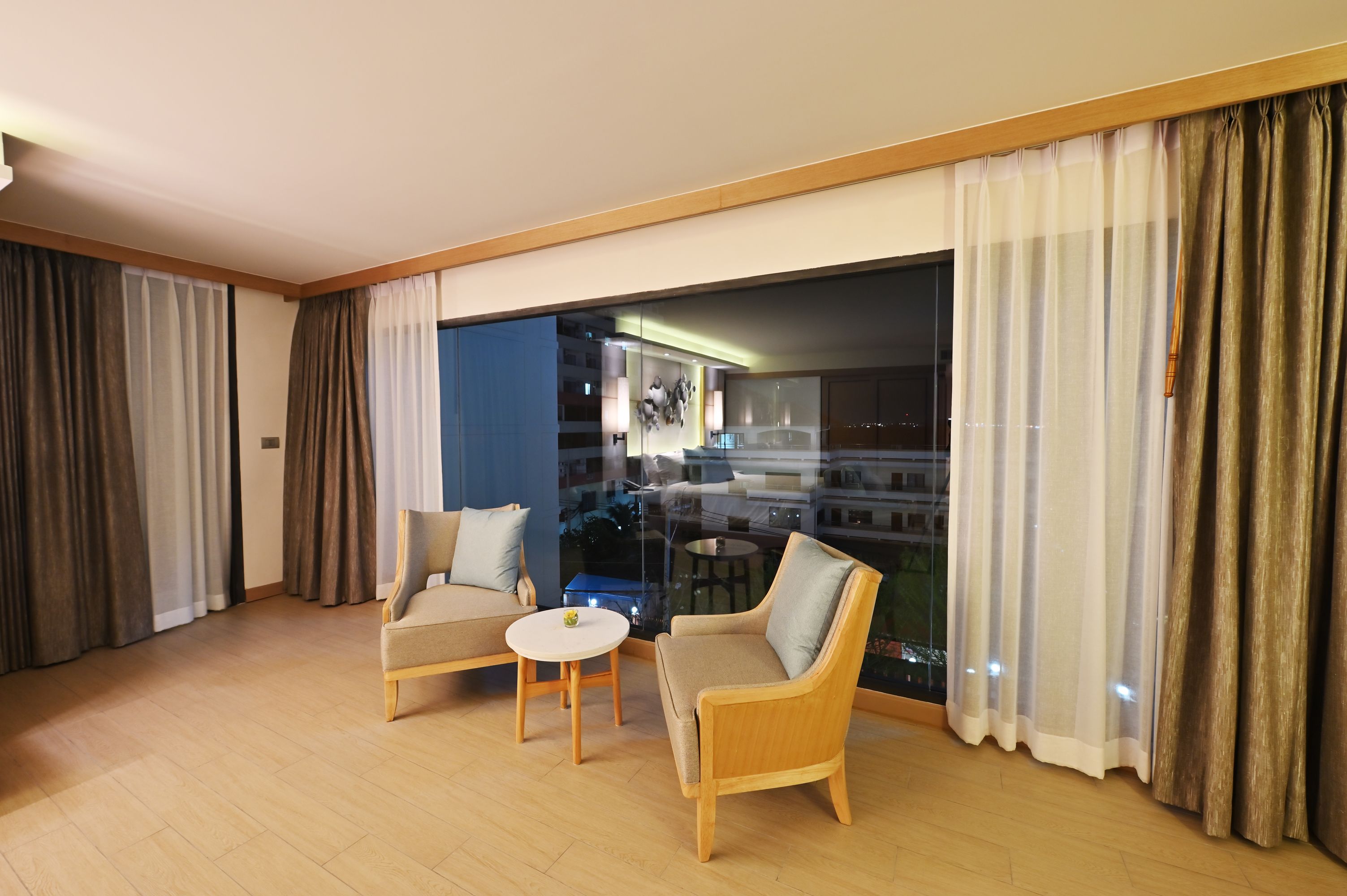 royal suite | free minibar items, in-room safe, desk, blackout curtains