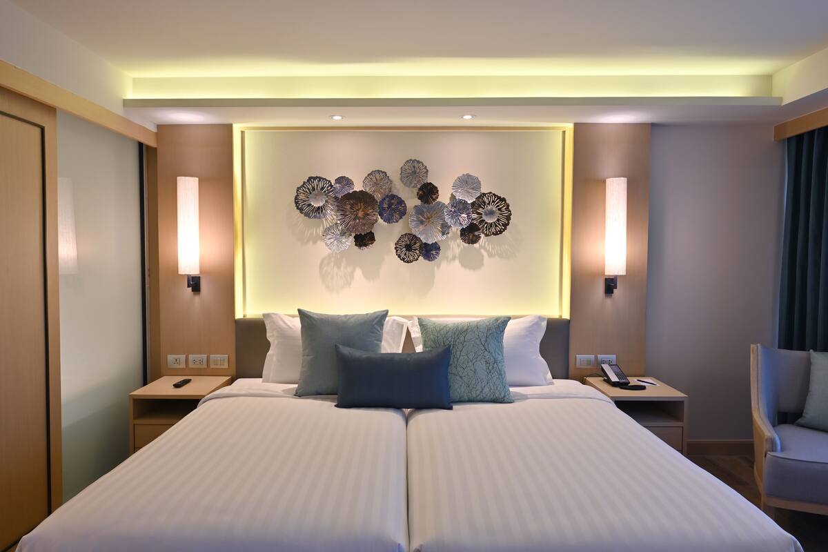Free minibar items, in-room safe, desk, blackout curtains