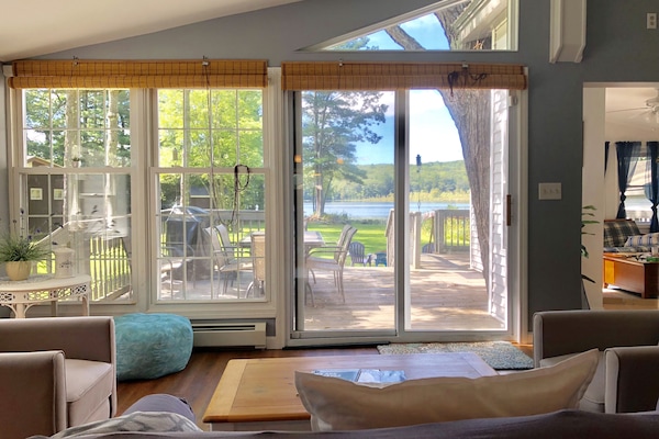 TV, fireplace, Netflix, Hulu