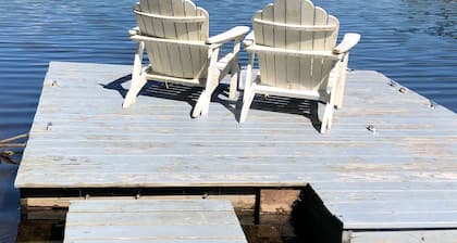 Pintoresca Dunbarton Waterfront Cottage