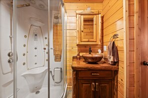 Dusche, Regendusche, Haartrockner, Handtücher