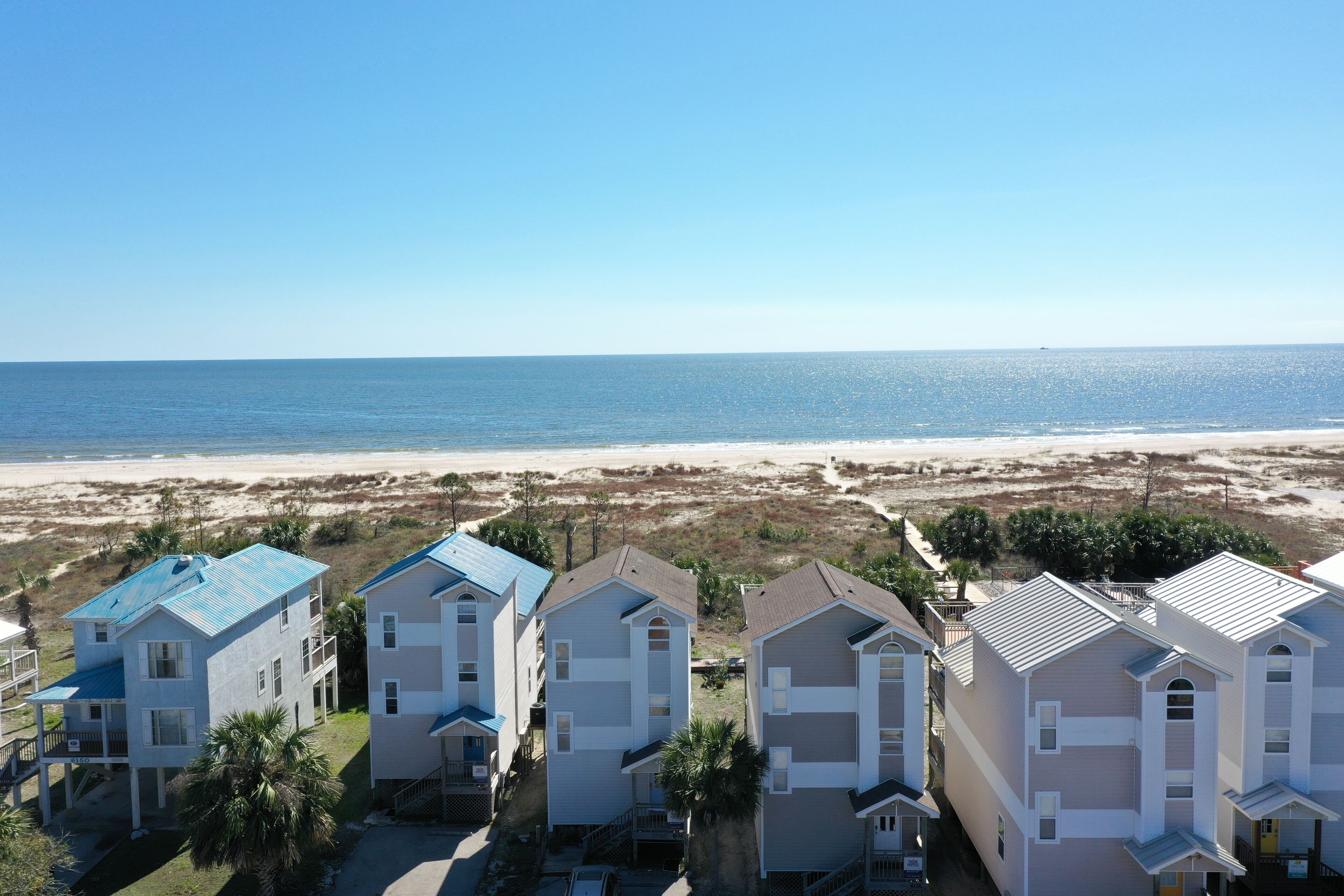 We Love Snowbirds!~Beachfront, Pool, 3 Bedroom ~ 2-The-Beach