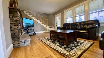 Smart-TV, Kamin, DVD-Player