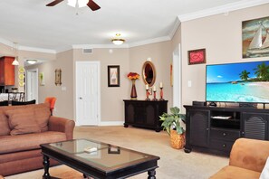 Smart TV - ☀️ Short Walk to Beach - Paradise Shores 105 ☀️ (Mexico Beach)