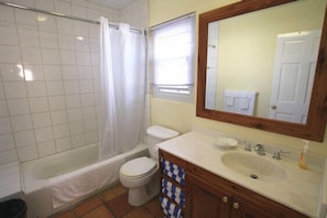 Combined shower/bathtub, eco-friendly toiletries, hair dryer, towels