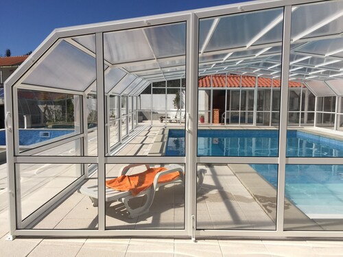 Schönes Haus mit Pool in der Mitte von einem typischen Dorf von Portugal