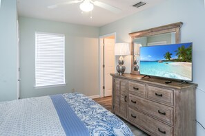 3 bedrooms, iron/ironing board, free WiFi, bed sheets
