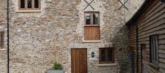 Orchard Barn nr Honiton with 200 acres of parkland & ancient woodland  