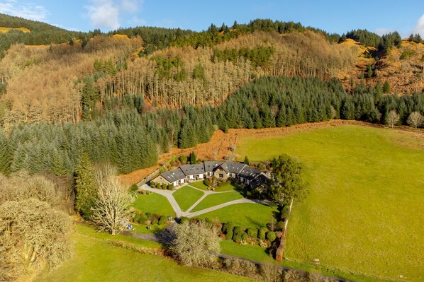 Exterior - Walled Garden Mews 8 -  a mews cottage that sleeps 6 guests  in 2 bedrooms (Oban)