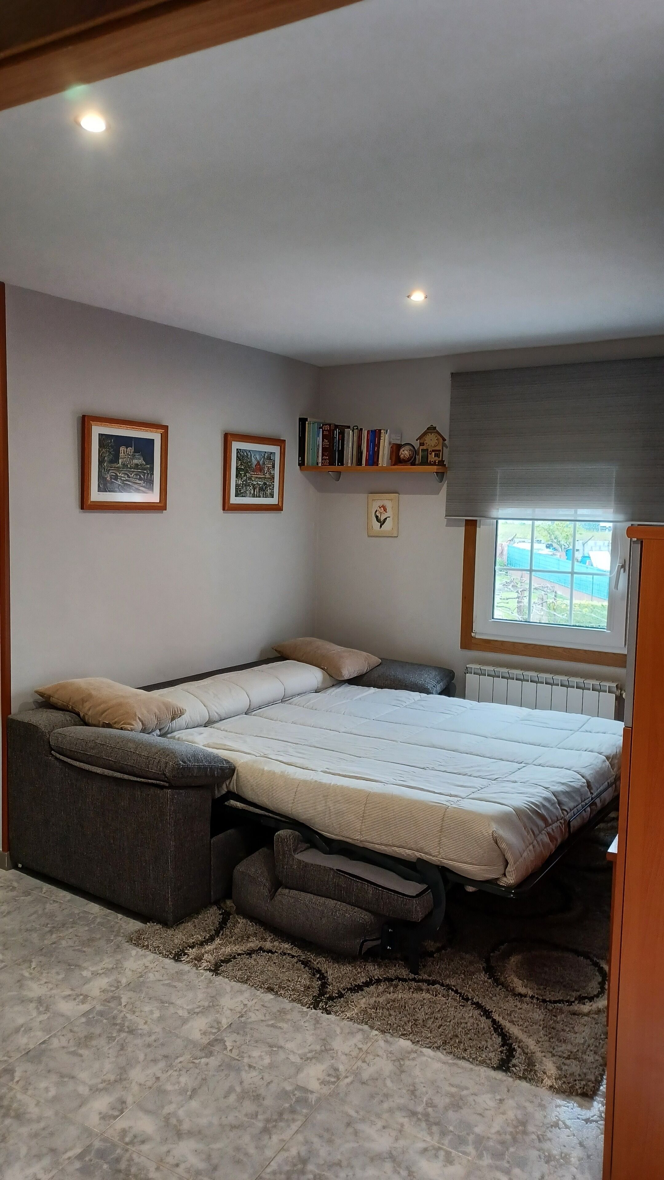 3 室のベッドルーム、防音設備、アイロン / アイロン台、WiFi (無料)