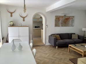 Smart TV, table tennis, books - PRETTY PROVENCAL VILLA WITH POOL (Le Tignet)